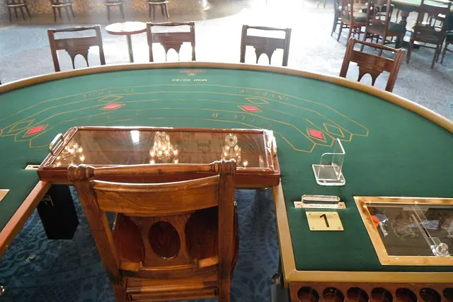 Mesa com croupier